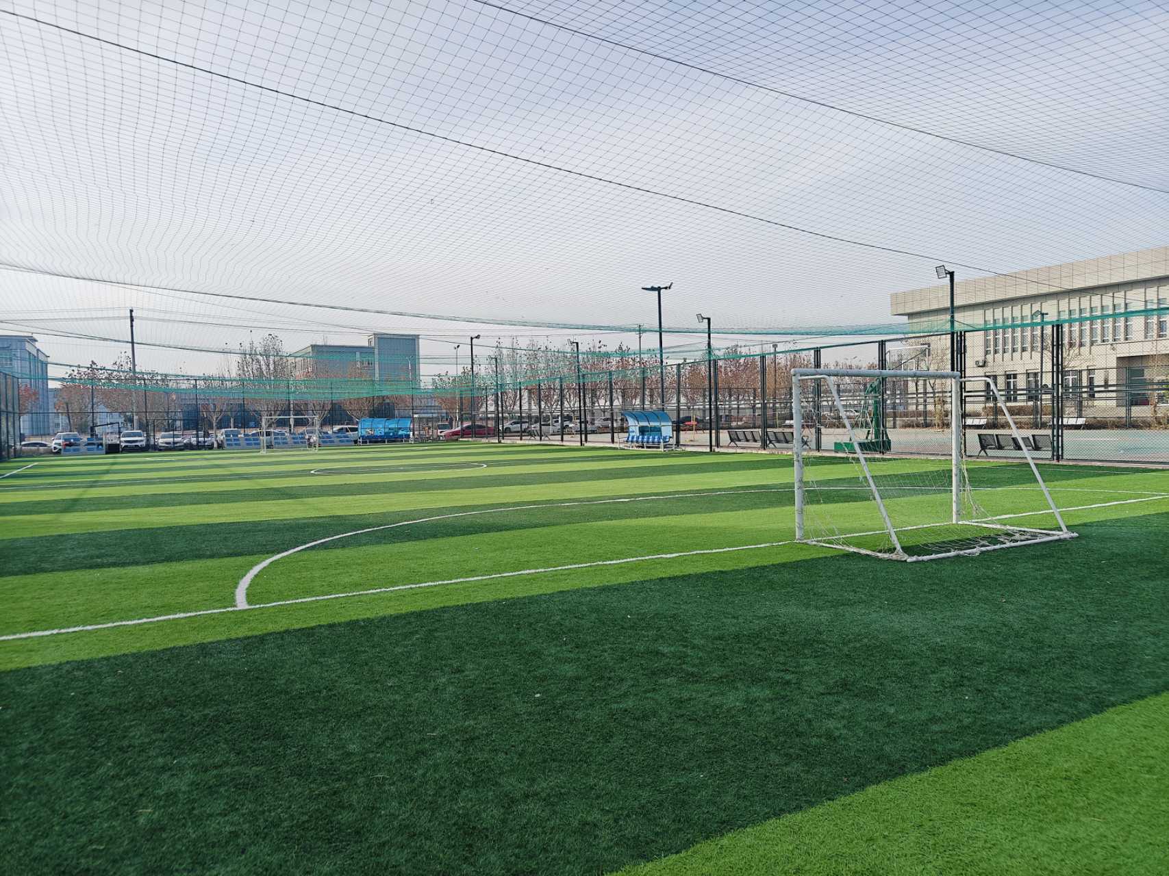 多功能体育场地