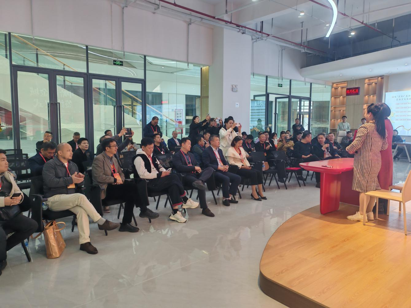 国家对外文化贸易基地（伊犁）助力外贸企业落地霍尔果斯