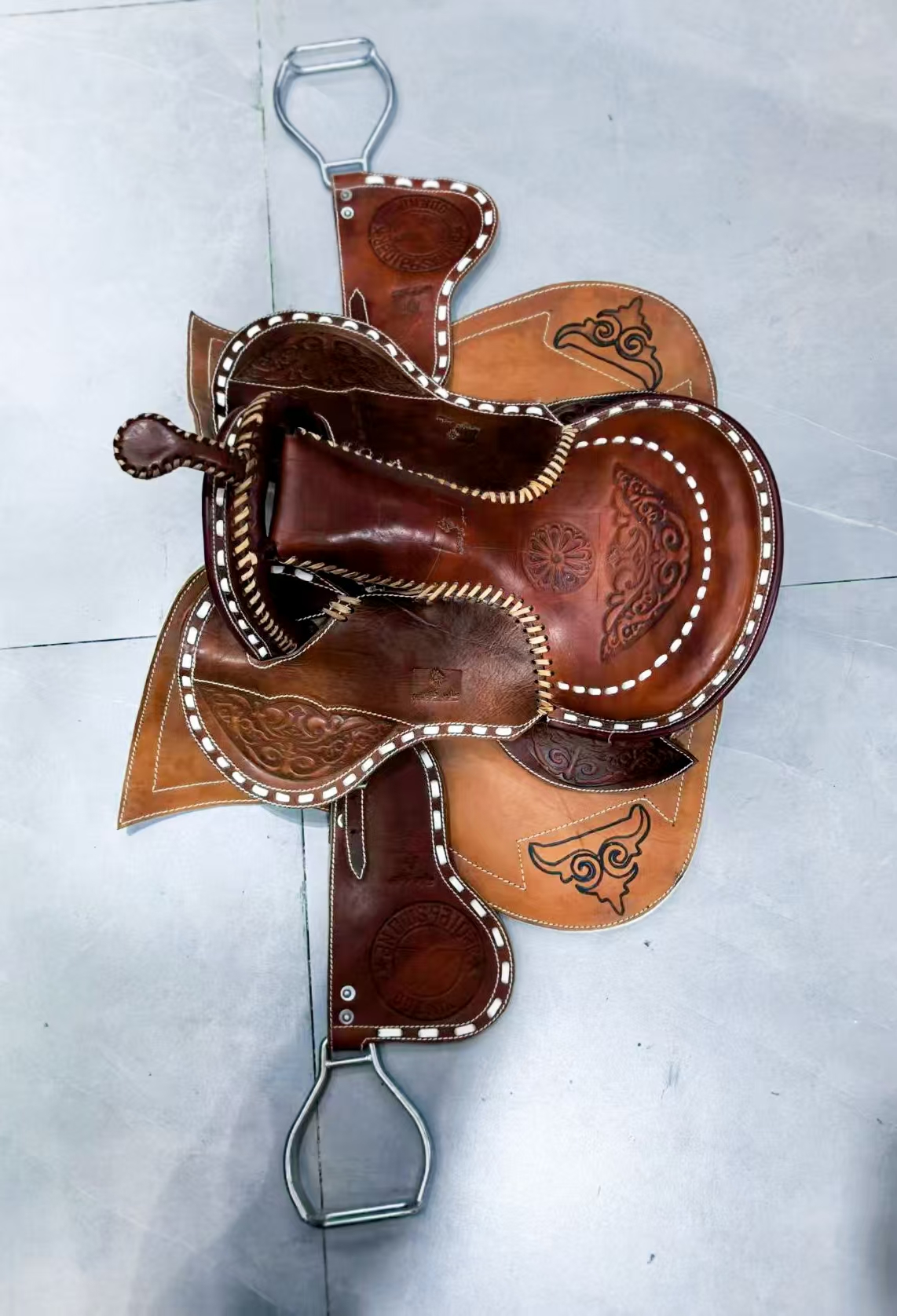 哈萨克族手工制作马鞍子：霍尔果斯第三批非物质文化遗产 