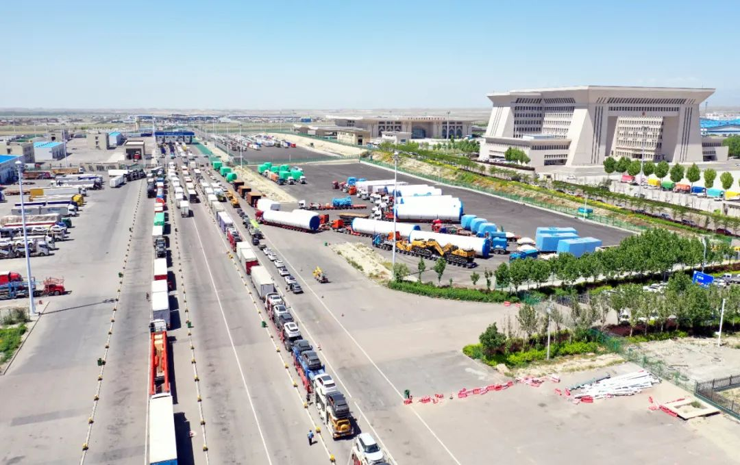 1763125155842.png 今年前5月 国家对外文化贸易基地(伊犁)跨境电商贸易额实现280.5亿元 同比增长890%.png