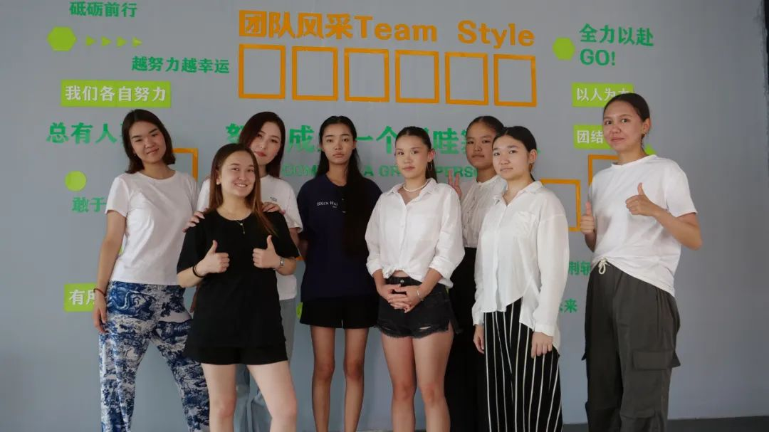 1763125193359.png 令人难忘的offer!霍尔果斯首批哈萨克斯坦实习生即将回国.png